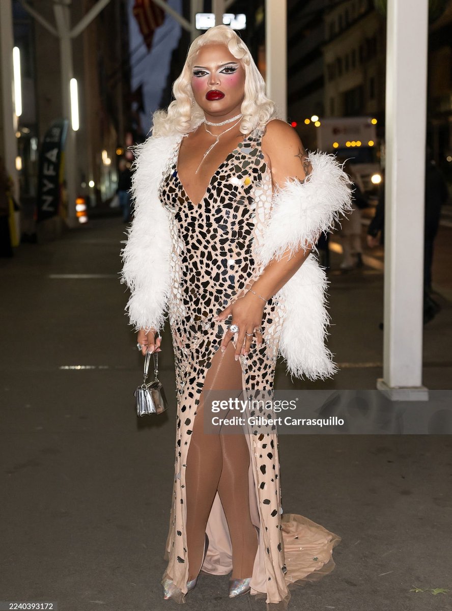 Drag_Crave's tweet image. Kandy Muse looks glamorous for GLAAD&apos;s 40th Anniversary Celebration in New York, New York.