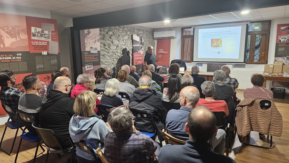 🧵1/6
🌿 Avui hem presentat el nou Catàleg de flora del Parc Natural de l’Alt Pirineu, en un acte ple de gom a gom a l’estudi de Ribera de Cardós. Una cita molt especial per a tots els amants de la natura i la botànica! 💚
#PNAltPirineu #Flora