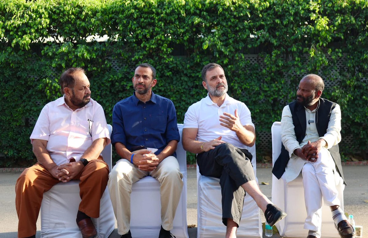 Rakesh Rayjada (@rakesh_iyc13) on Twitter photo एक अकेला कितनों पर भारी पड़ रहा है आज बिहार और पूरा देश देख रहा है
<a href="/Allavaru/">Krishna Allavaru</a> भैया ज़िंदावाद ✊ एक अकेला कितनों पर भारी पड़ रहा है आज बिहार और पूरा देश देख रहा है
<a href="/Allavaru/">Krishna Allavaru</a> भैया ज़िंदावाद ✊