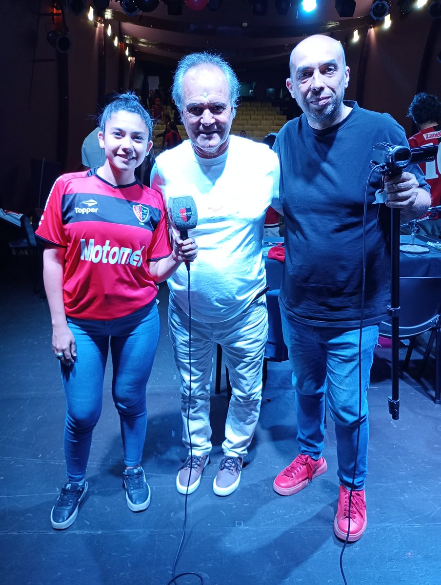 Se presentó en público, Esfuerzo extra, un libro diseñado para los leprositos contando sobre el Maestro Griffa y su gran historia en nuestro club; escrito por Lucia Salinas y Mauro Restifo con el apoyo de Autoconvocados.
#EsfuerzoExtra #HaciendoEscuela  #LasEnseñanzasDeGriffa