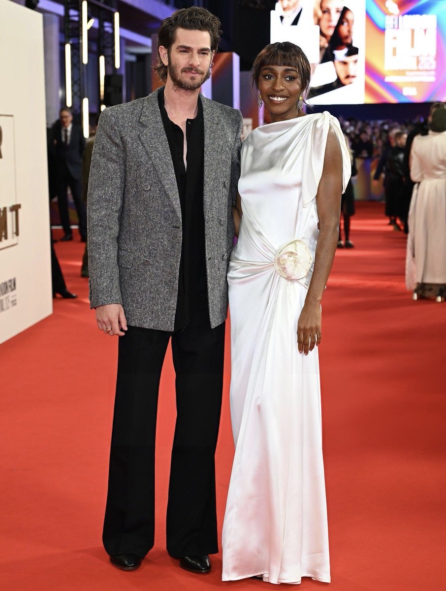 bestofgarfieId's tweet image. Andrew Garfield and Ayo Edebiri at the 69th BFI London Film Festival for ‘AFTER THE HUNT’