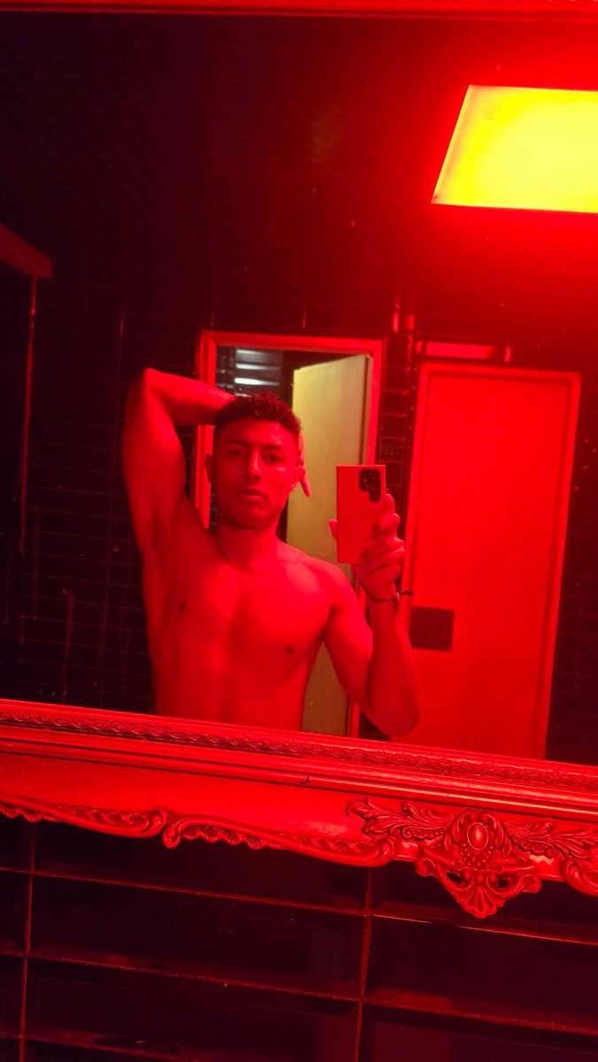 Ayer me invitaron al sauna y uff 😈 hice desastre 🔥