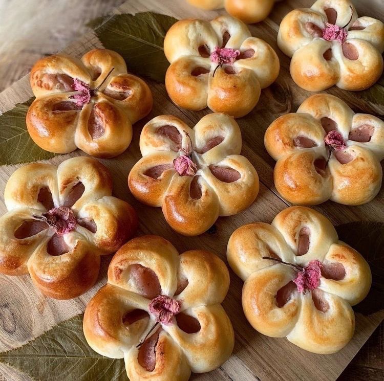 faefaeandflower's tweet photo. faelan’s #PAWTluck 🧸ྀི
bringing a full course meal (faelan not included) fettuccine chicken alfredo, flower doughnuts with peach & fresh mango milk https://t.co/sWcQzAFatM