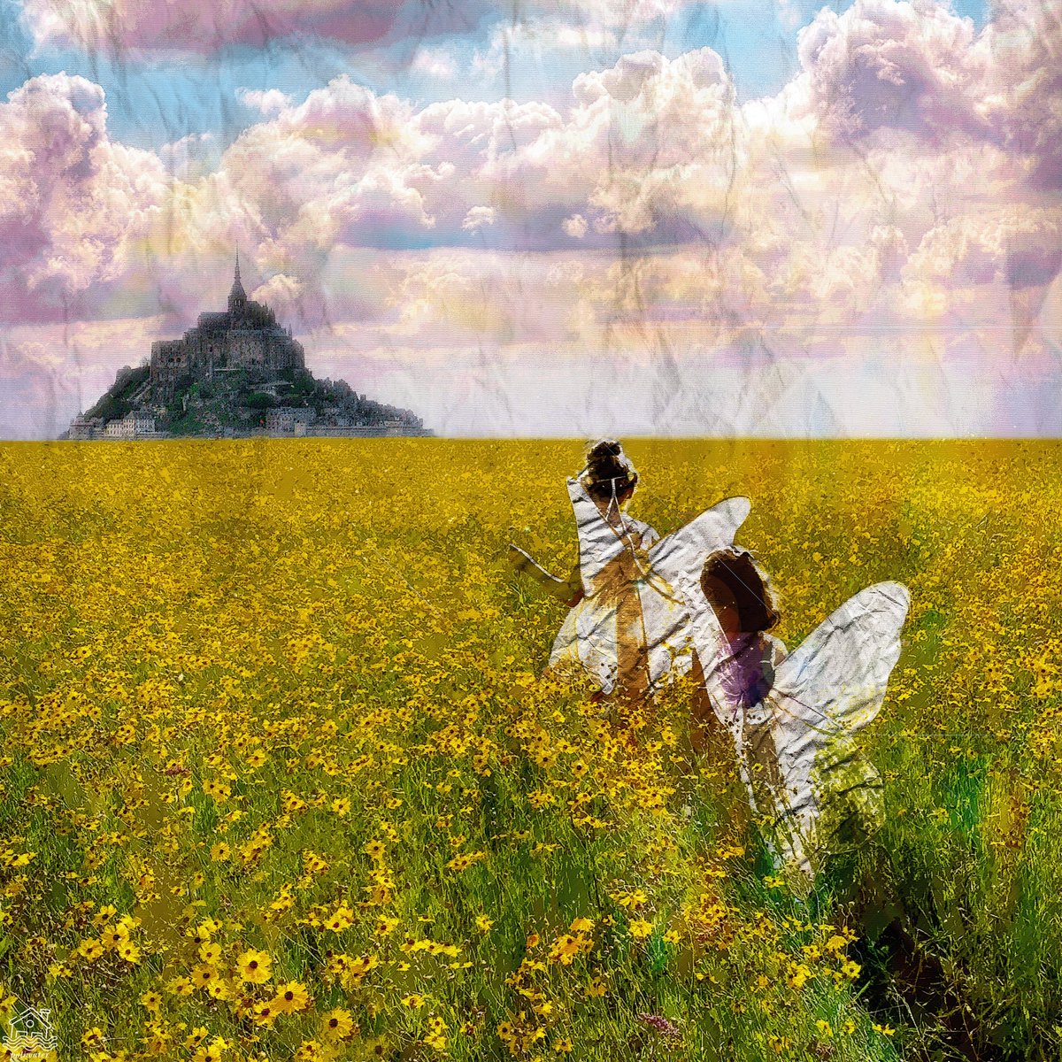 Unreality
Forgot to post this earlier. Made for #hiyoctober2025
Prompt: Origami Angels
#inktober #hiyoctober