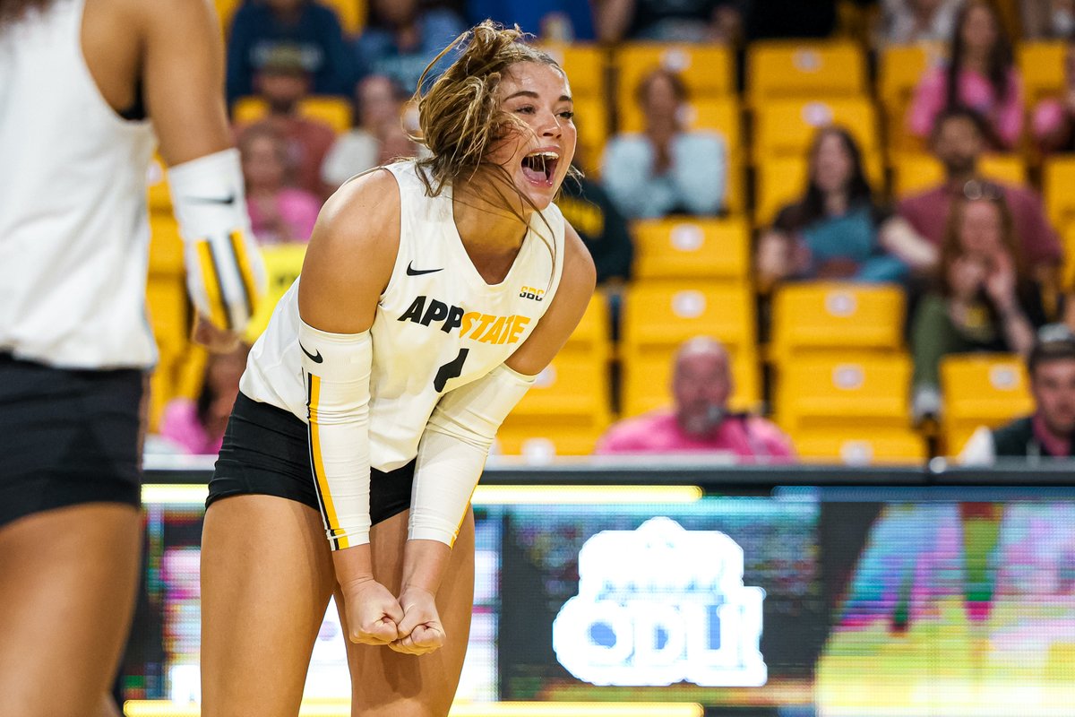 AppStateVB's tweet image. Pink day sweep!✔️🧹🎀

#OverTheTop
