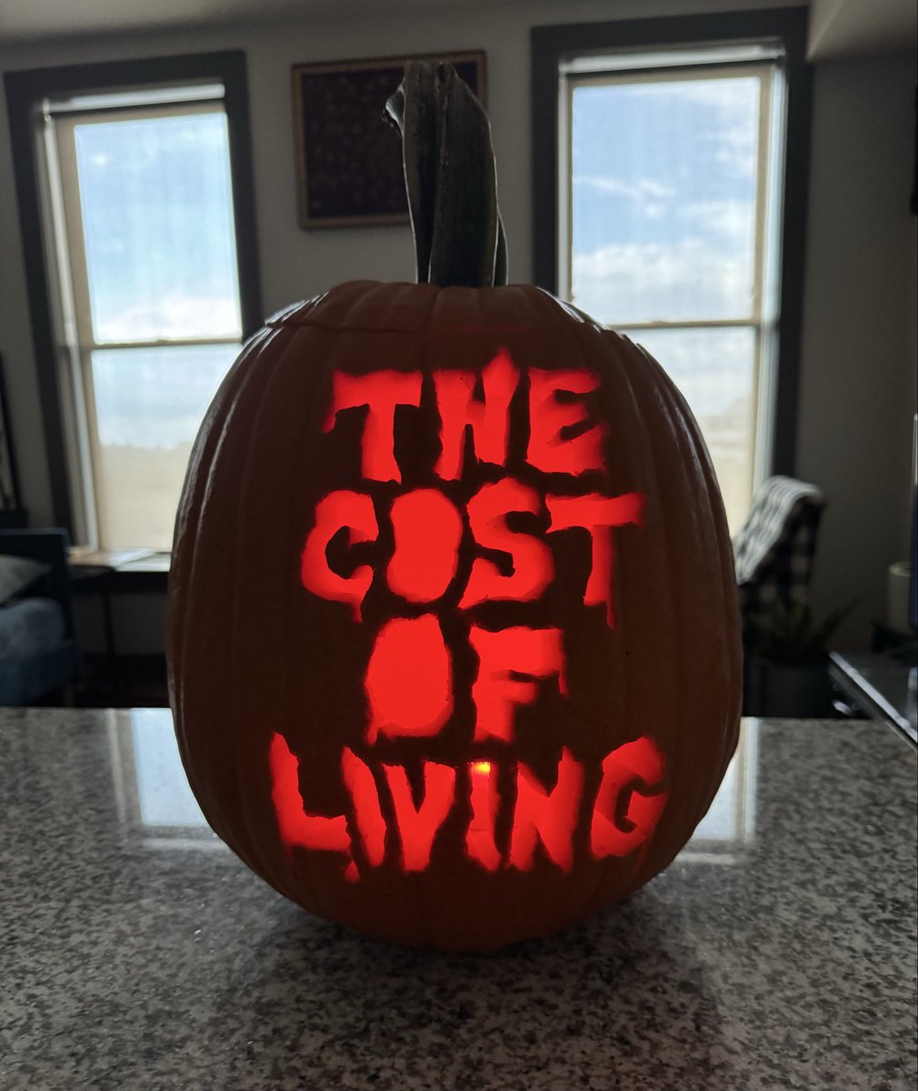 716Transplant's tweet image. I went with a “scary” themed jack-o&apos;-lantern this year