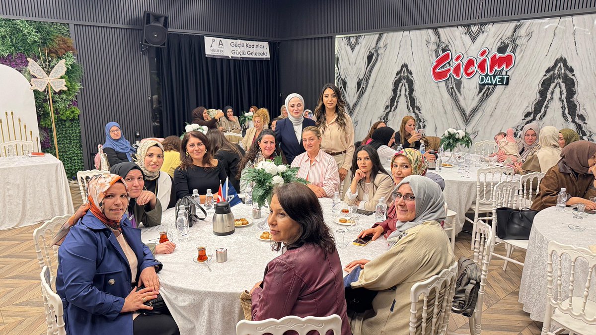Nilüfer İlçe Kadın, Aile Sosyal Politikalar Başkanlığı’mızın düzenlemiş olduğu ‘’Kadının Siyasetteki Yeri Ve Gücü’’ nün önemini konuştuğumuz etkinliğimizi icra ettik.Bugün bir kez daha gördük ki; değişimin, adaletin ve geleceğin ANAHTAR’ı kadınların elindedir.
#AnahtarParti