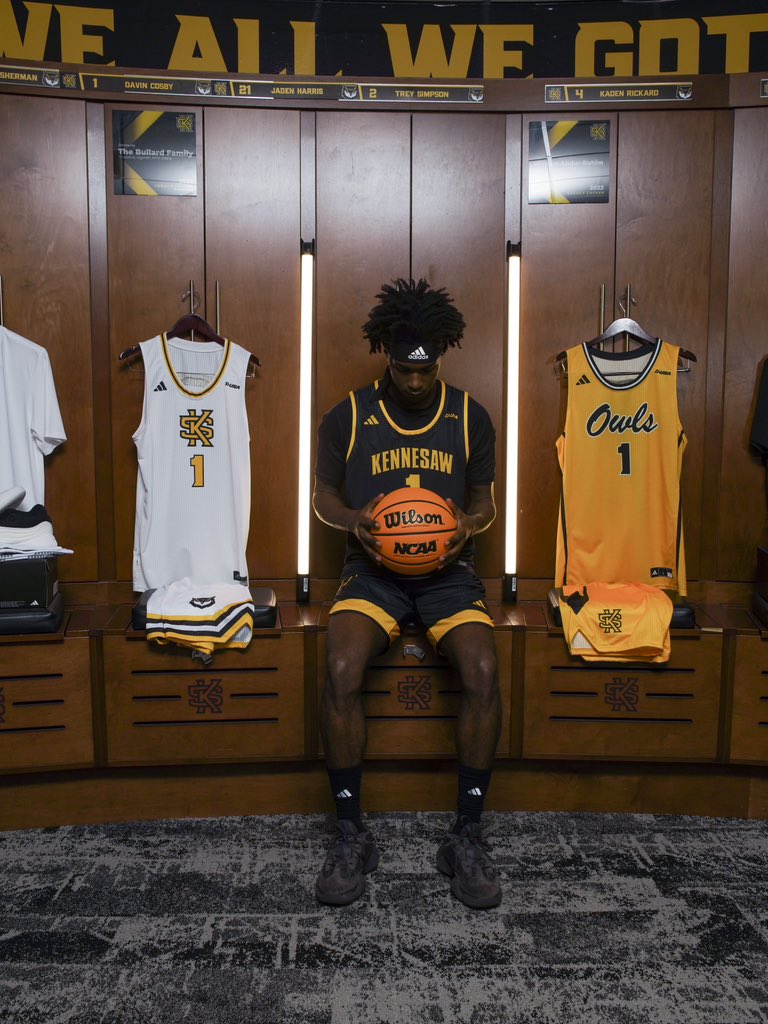 AshtonPierce_24's tweet image. Go Owls🦉????? #notcommitted