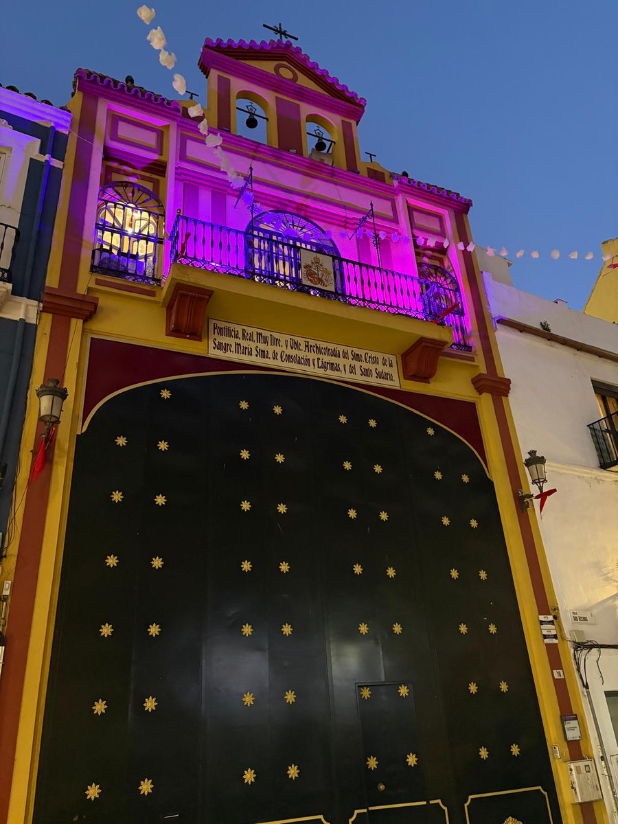 NOTICIA 🔴 | Nuestra Hermandad se suma a la iniciativa de <a href="/ContraCancerMA/">Asociación Española Contra el Cáncer en Málaga</a> en este mes de octubre alumbrando nuestra Casa Hermandad de color rosa, por todas las mujeres que luchan contra el cáncer de mama.

🎀 ¡Que nunca falte consuelo y esperanza! 

#CofradíasMLG #ArchiSangre