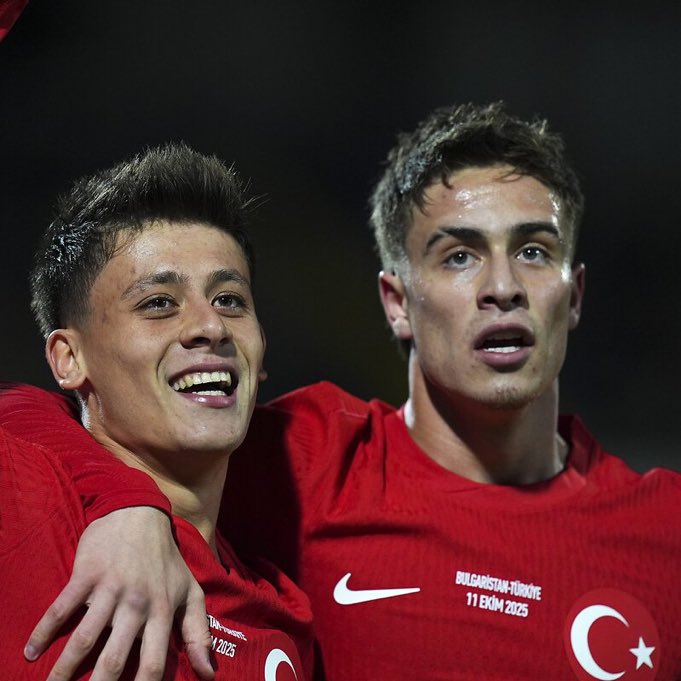 fenertalks's tweet image. 🇹🇷GECENİN YILDIZLARI 🤩💫