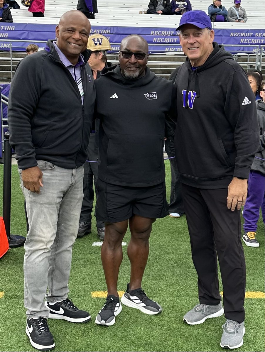 1993 Minnesota  <a href="/Vikings/">Minnesota Vikings</a> Class Reunion 
@Wmoon1 Jack Del Rio. Calling the game  in the box <a href="/Robert26Smith/">Robert Smith</a> ☔️☔️☔️❕