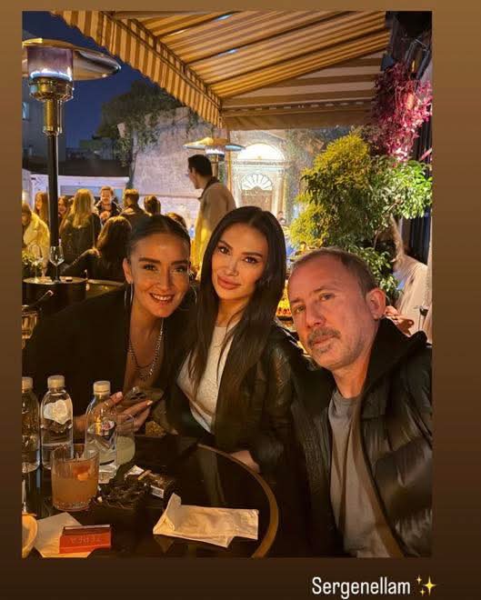 1903Diren's tweet image. Etiler&apos;deki bir gece kulübünden çıkan Sergen Yalçın milli takım arasında tatilin keyfini çıkarıyor 😂

#besiktas #beşiktaş #sergenyalcin