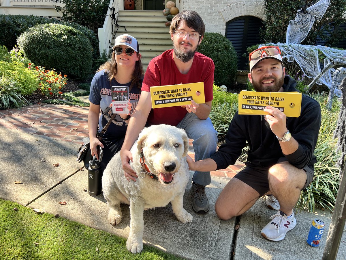 georgiayr's tweet image. Our YRs knocked 1200 doors today in Forsyth County telling voters how to Early Vote for @timechols and @FriendsForFitz 🗳️

Thank you to all the volunteers, @GreaterGeorgia, @turntotodd, and Sen. Still for the ground support today!

See y’all on Oct 25th for our 3rd Day of Action!
