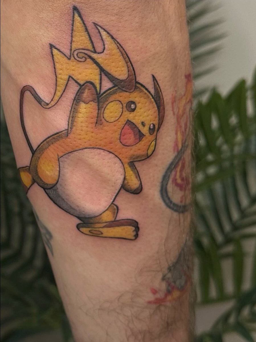 KarlossPokemon's tweet photo. Raichu best ‘chu. @Ozzymitsu https://t.co/Zw0Racb2a7