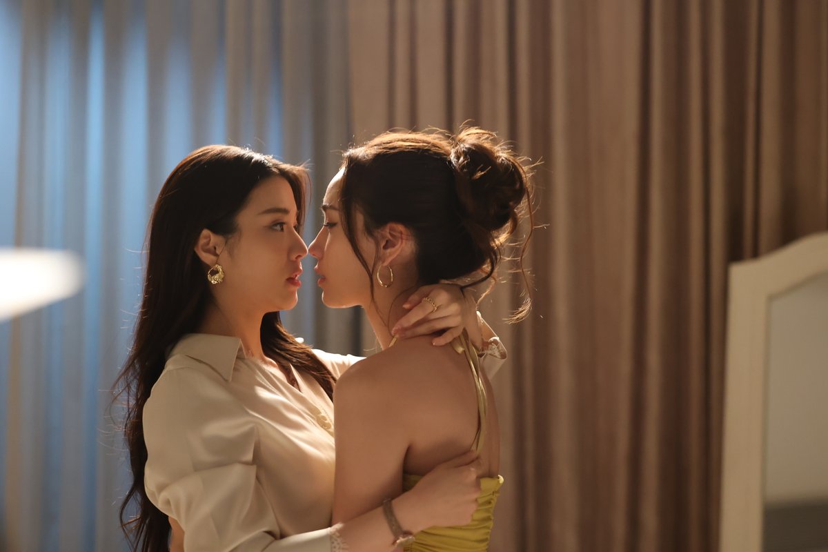 PoisonousLoveGL's tweet image. ช่วยด้วยชั้นรักเค้า💕

WHAT IS WRONG WITH ME
#พิษรักEP4