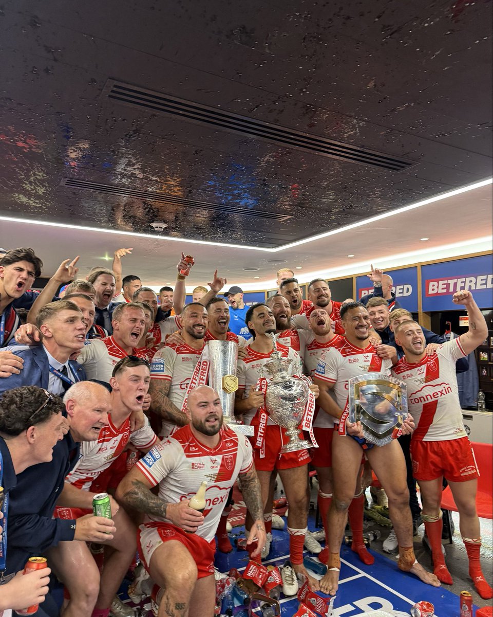 hullkrofficial's tweet image. All THREE 🏆🏆🏆

#UpTheRobins🔴⚪️