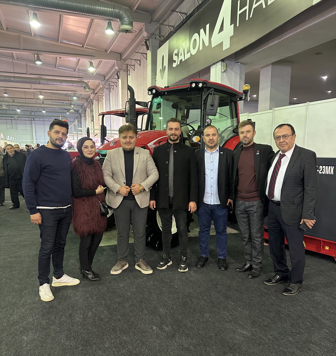 Bursa Tarım ve Hayvancılık fuarına il başkanımız Fikret Aslan öncülüğünde il yönetimi ile beraber Nilüfer İlçe Teşkilatı olarak katılım sağladık. Çiftçi ve üreticilerimizle verimli istişarelerde bulunduk.
#AnahtarParti