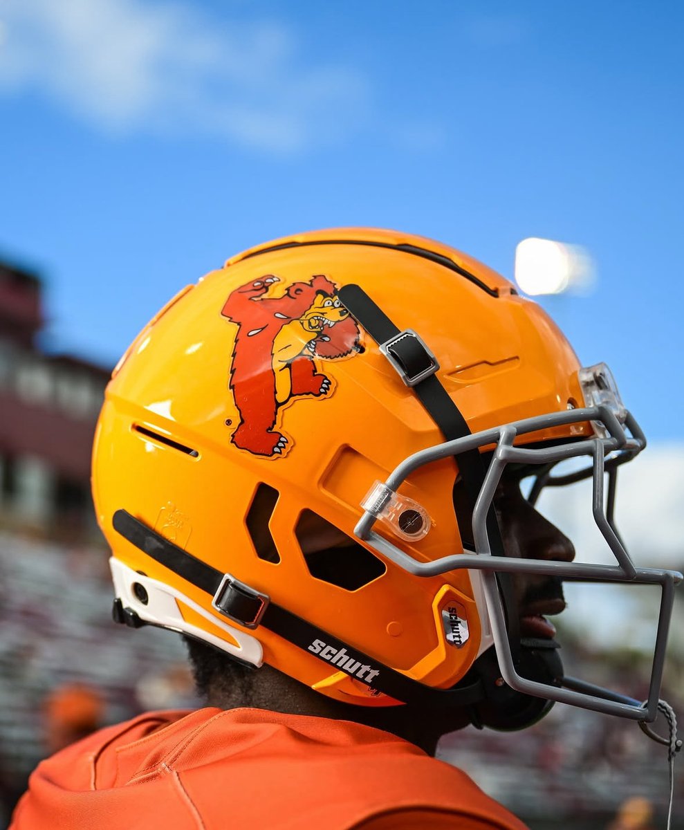 Throwback look for <a href="/MontanaGrizFB/">Montana Griz Football</a> 

#uniswag