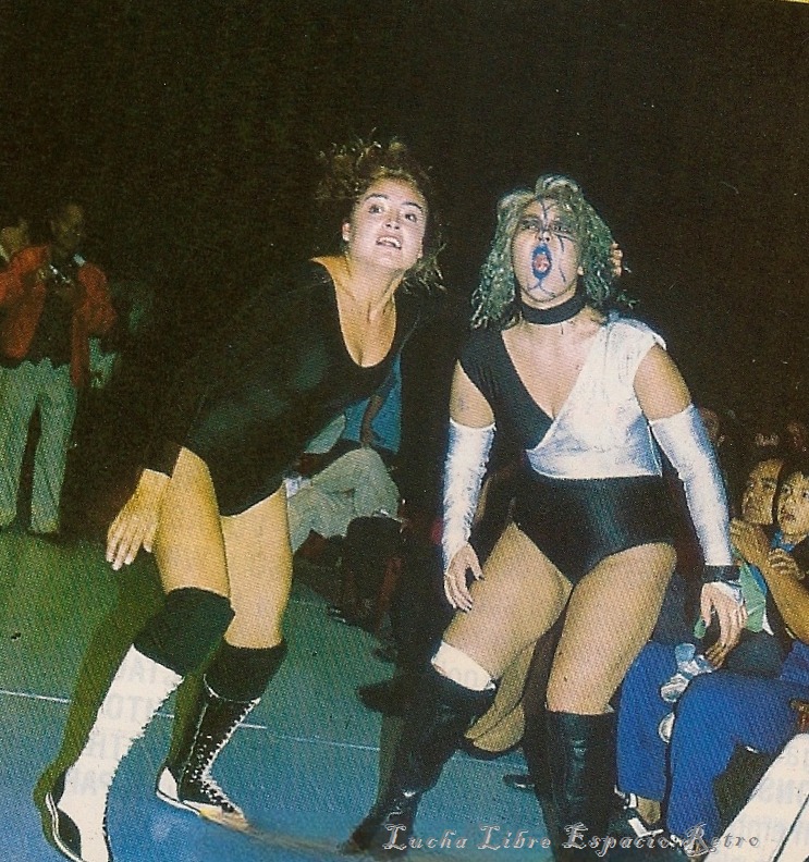 lucha_femeniles's tweet image. XOCHITL HAMADA VS BULL NAKANO EN LOS AÑOS 90S @BULLNAKANO_