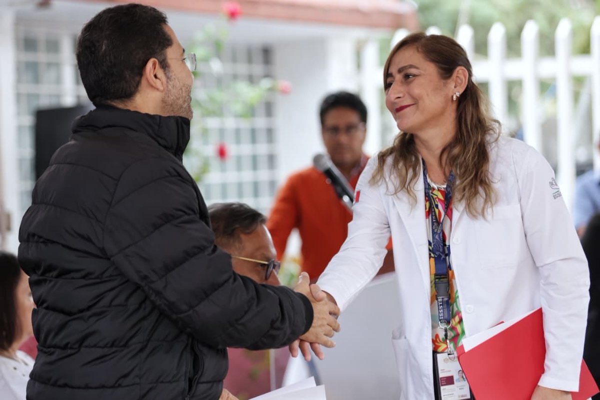 martibatres's tweet image. Este fin de semana estoy en #Hidalgo para reunirme con las y los derechohabientes del @ISSSTE_mx de esta entidad. La primera parada es la Unidad de Medicina Familiar “Tepeji del Río de Ocampo”. Aquí con el programa La Clínica es Nuestra pudieron construir una sala de espera con…