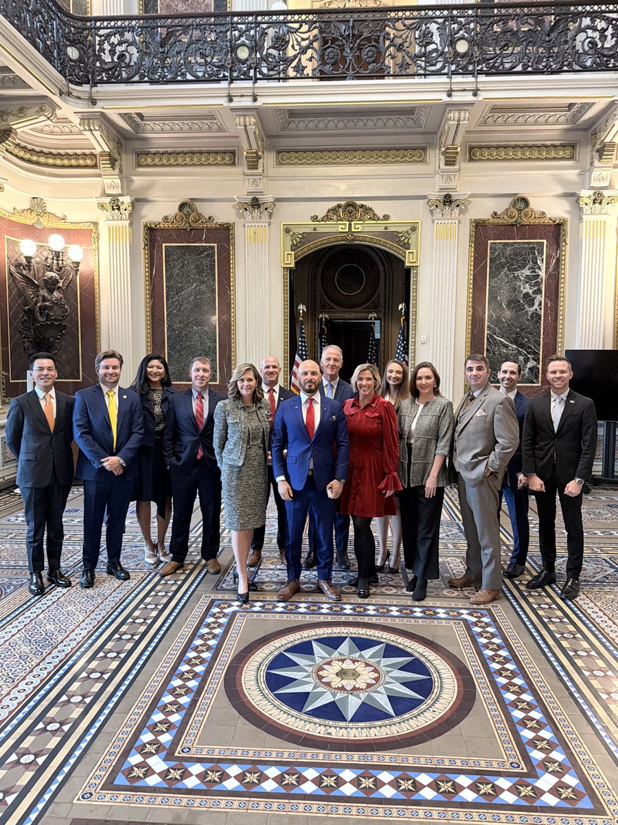 KadhimWaeli's tweet image. A great day with my fellow NestPoint Fellows on a private tour of the Eisenhower Executive Office Building and The White House 🇺🇸

Grateful to @HenryNestpoint leadership for this incredible opportunity, and special thanks to Mr. @Christ0pherAZ , Special Assistant to President…