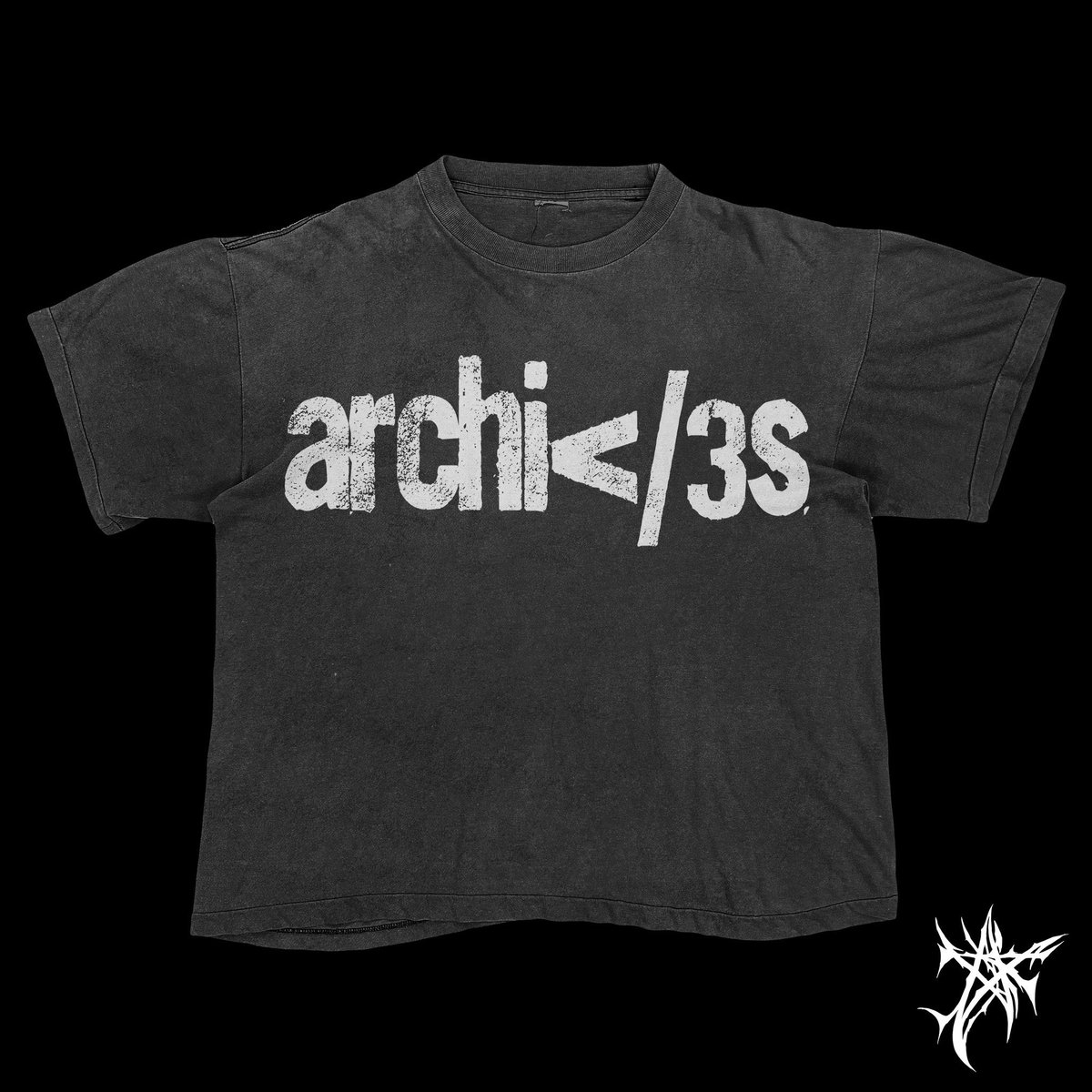 ARCHIVES TEE.