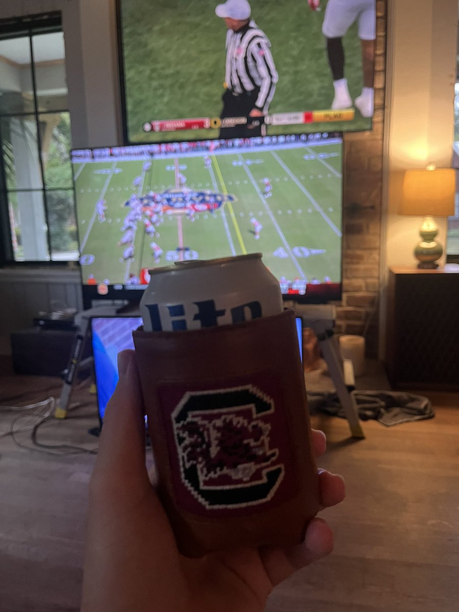 unclekooz's tweet photo. Keeping it simple with the grad party gift special. Big one tonight. #BKKAK https://t.co/UZZuk2VhVA