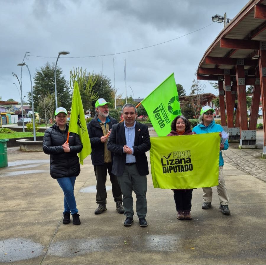 FuerzaJoven_X's tweet photo. Volvimos a #LosMuermos, siempre hay momentos felices porque la felicidad es una elección de actitud y una forma de vivir el presente.
Muy felices, en medio de los tremendos desafíos... Incluído un break... Jeje
#ProfeLizanaDiputado
#Distrito25 https://t.co/7hM6gfcHVg