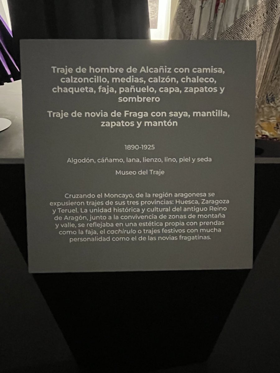 laquiti's tweet image. En #Aragòn no solo hay jotas aunque a todos nos vengan ellas a la cabeza si pensamos en esa zona.
Pero no pude dejar de tararear una viendo los trajes de allá en el @MuseodelTraje (lo de bailarla ya lo dejo para otro día porque es para nota😉)
youtu.be/oWsr5CWK94o?si…
