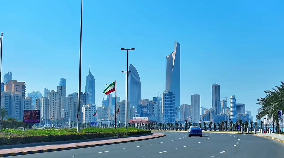 lady_lalay1971's tweet image. هذي الكويت صل على النبي 
أهي ديرتنا وفيها الي نبي
وفيها ربينا 
كويت الحب وطن عمري 
#الكويت