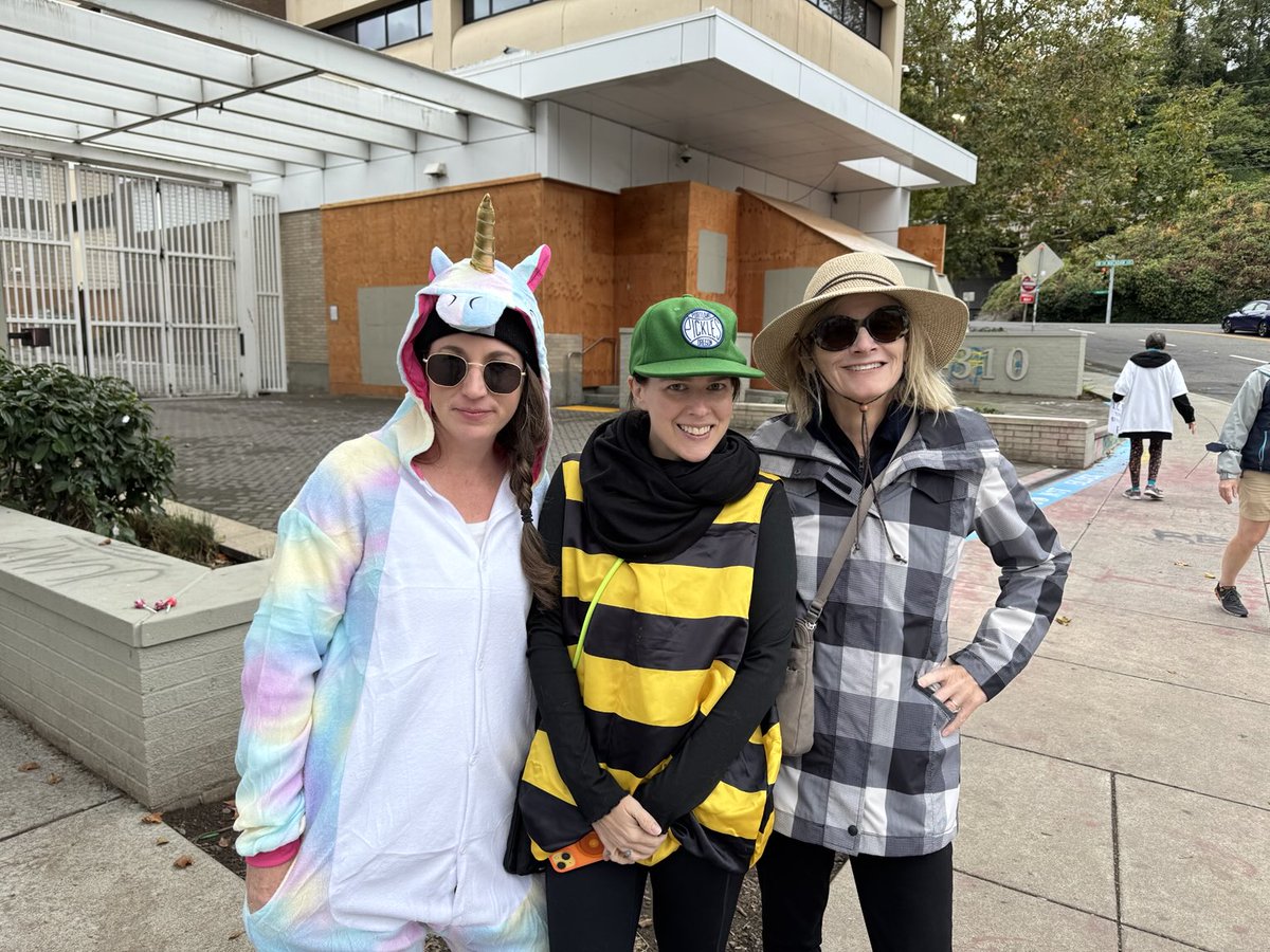 MonicaHar's tweet photo. Hanging out with a bee and a bunny this afternoon at ICE.  #showmeyourhellhole https://t.co/XfWJK4TqZc