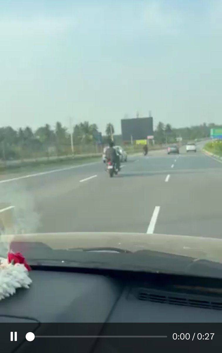 motordave2's tweet image. #Mysore Highway 🚨 ⚠️
Looks like Mysore Highway now accessible for 2 wheelers too….Much needed, Thank you @NHAIROBengaluru
@hemanthkumar_21 Recoding violations with @Mobile Phone” at 100kmph overtaking lane? You are equally responsible. #DriveResponsibly and use Dash Cams.…