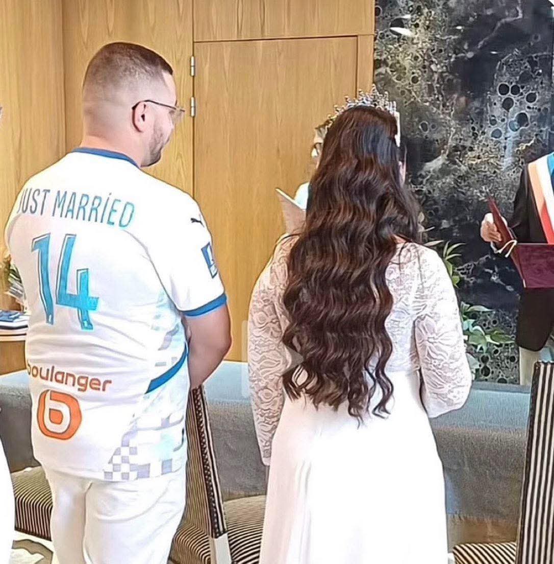 Tag a mate who would do this on their wedding day 👀😳