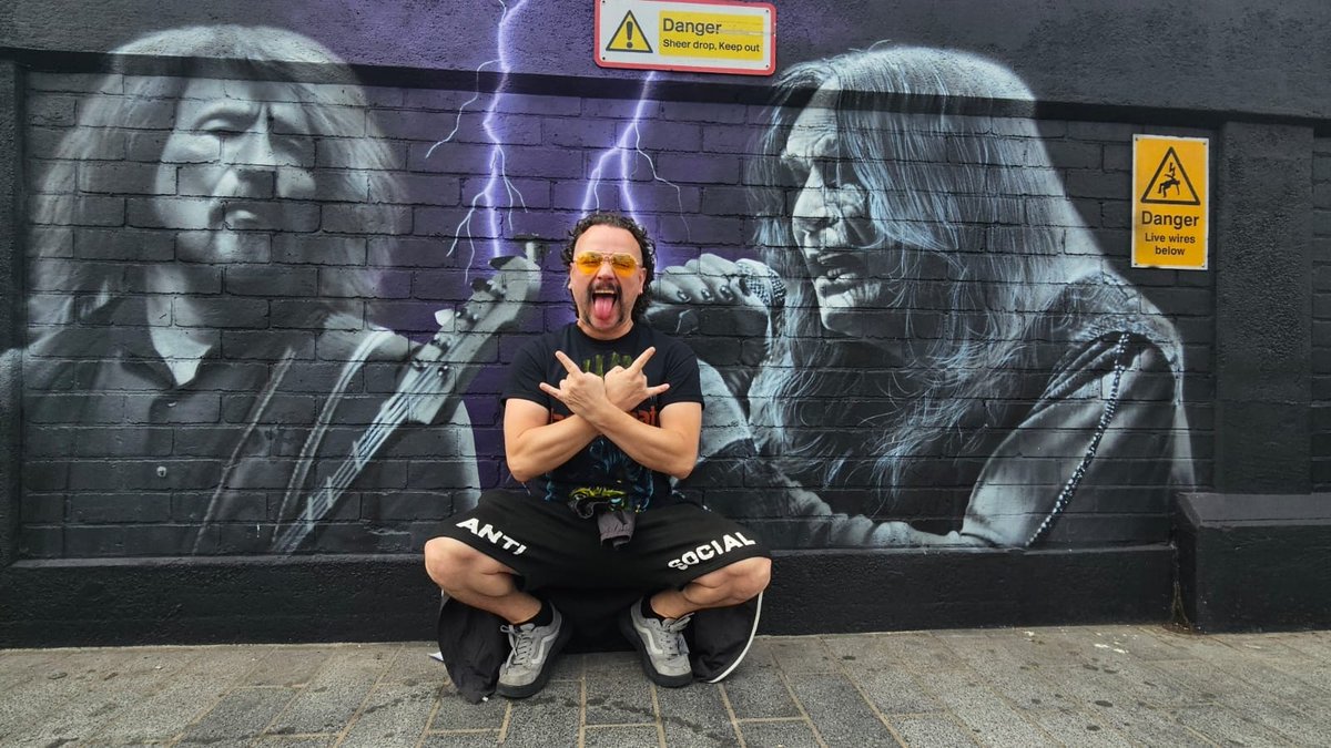 #HOY el mundo de la 🎶#música celebra a 🇲🇽 Mao Kanto, 🎤 vocalista y 🎸 guitarrista de la banda mexicana de 🤘 heavy metal S7N, en su cumpleaños… 🎂 👉 youtu.be/8KtQ-W6UcRc?fe…
📸: <a href="/S7Nmusic/">S7N</a>
#MaoKanto <a href="/maokanto/">☠MAO KANTO☠</a> #S7N