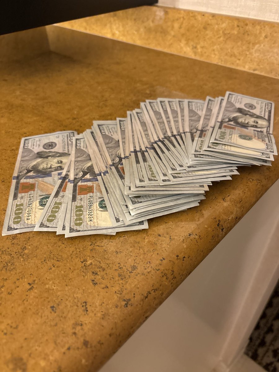 Roarwtf's tweet image. W Vegas trip