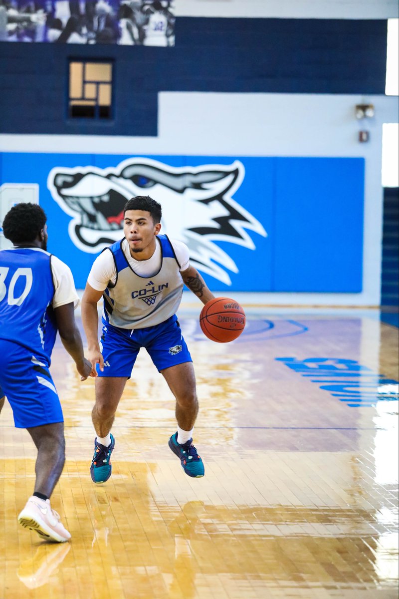 CoLinMensBKB's tweet image. Building…One Step at a time 👣👣👣

#WolfPackHoops
#Compete
#Consistent
#Connected