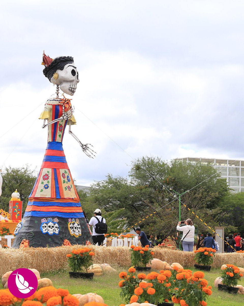 🎃💀 Descubre la Exhibición de Catrinas dentro del Festival de Calabazas, una muestra llena de color, tradición y arte mexicano. 

🎟 $50 acceso general
🔗 Compra en línea: ventaenlinea.pgbicentenario.com