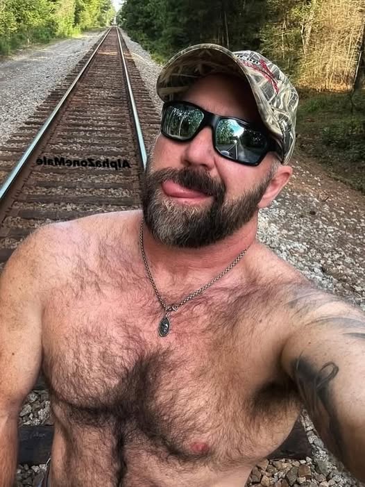 Hairy Chested Men (@millsk2023) on Twitter photo 