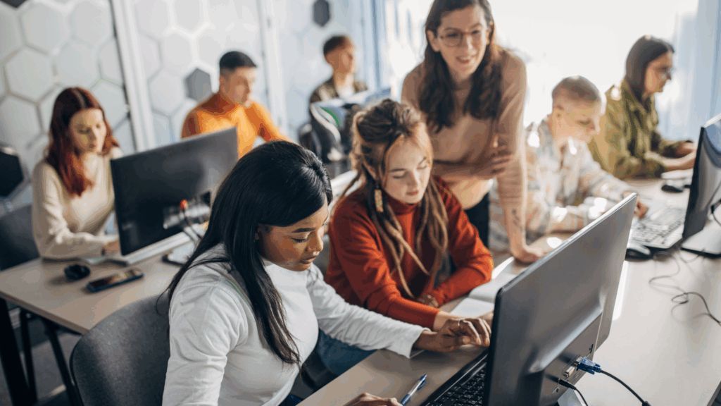 BBarriersES's tweet image. Every skill learned in a paid internship helps build a bridge to lasting employment. 🧠

🔗 breakingbarrierses.org/blogs/top-5-sk…

#CareerDevelopment #InclusionAtWork