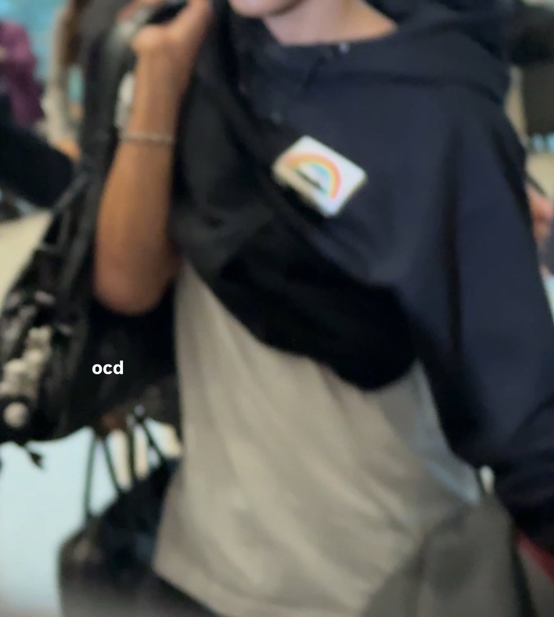 아니 리쿠 이런 스트로 나타낫다가 단정하게 겉옷 입은 거 왤케 웃기지