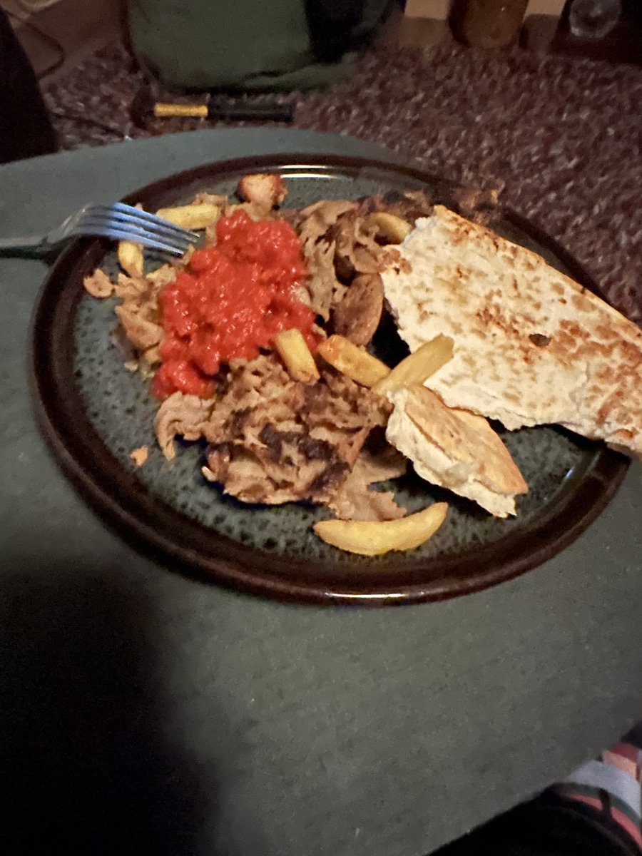 NigelHopper3's tweet image. Cold kebab , ref was shite today &amp;amp; working 85 hours a week &amp;amp; watching footie on a Saturday is a piss take apparently , UTM