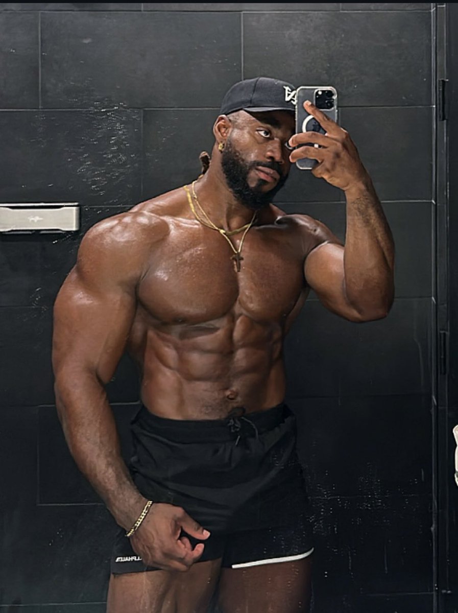 BadmanMo1's tweet image. Discipline made it look like luck.