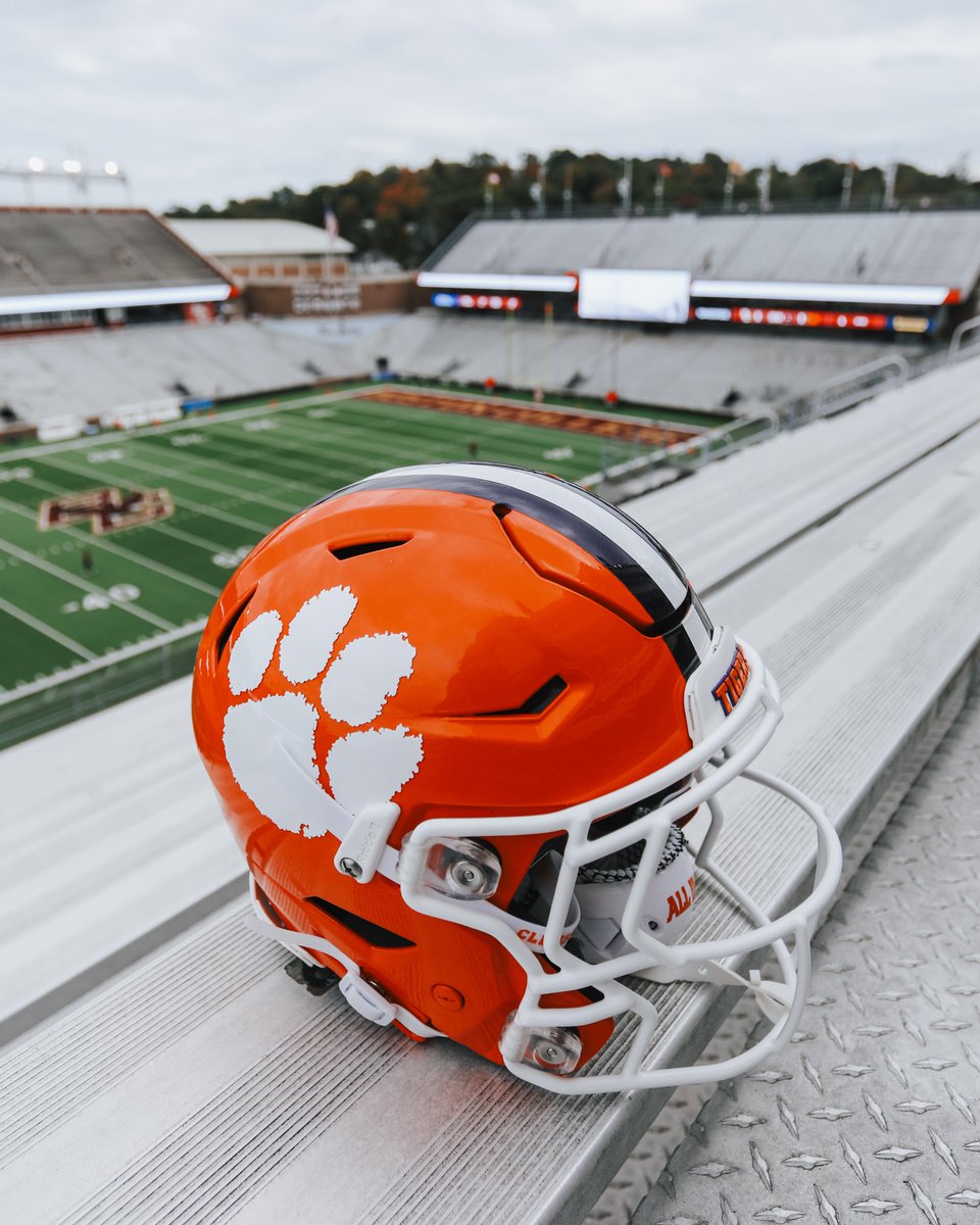 ClemsonTigers's tweet image. The Tiger Tailgate Show is now live on the Clemson Athletic Network! 🏈📻