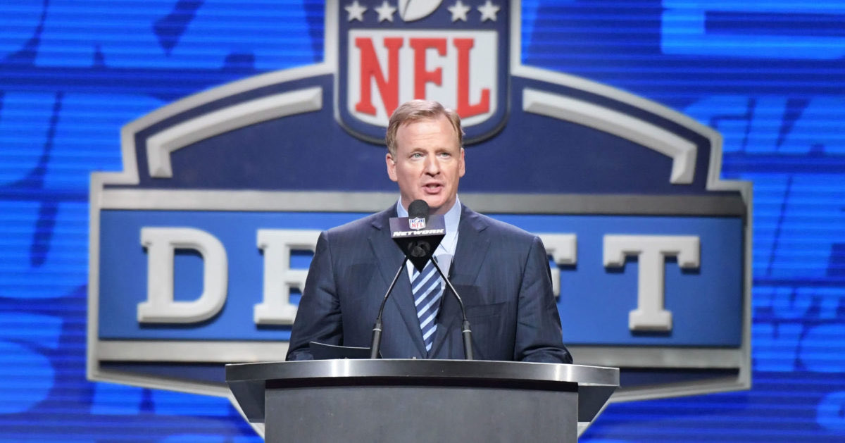 drewdamn87's tweet image. “With the 6th overall pick the Dallas cowboys select Arvell Reese, Linebacker, Ohio State Buckeyes”