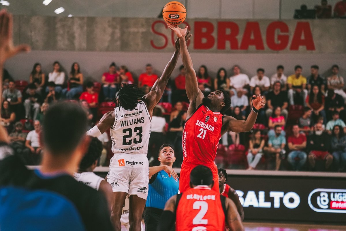 fpbasquetebol's tweet image. 🏀 SC Braga 58 - 66 Queluz O NOSSO PREGO
🏆 #LigaBetclicMasculina | Fase Regular - Jornada 2
📌 AMCO Arena
⭐ Julius Dixon (17pts, 6res, 1rb - 17 val)
📊 tinyurl.com/3w2fnkjm

#SomosBasquetebol