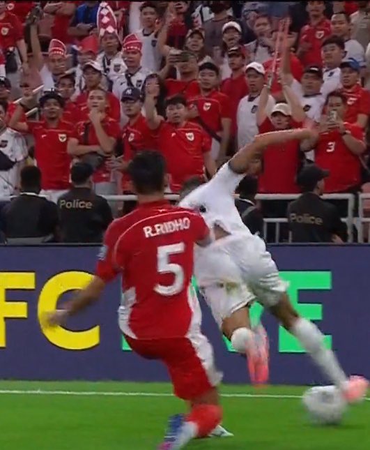 FaktaSepakbola's tweet photo. 🇮🇩🧱Rizky Ramadhani’s First Half vs Iraq:

19/21 accurate passes (90%)
29 touches
1 tackle won (50%)
1 clearance
2 interceptions
1 recovery
2/4 ground duels won (50%)
1 foul committed https://t.co/pPfJQd0M8f
