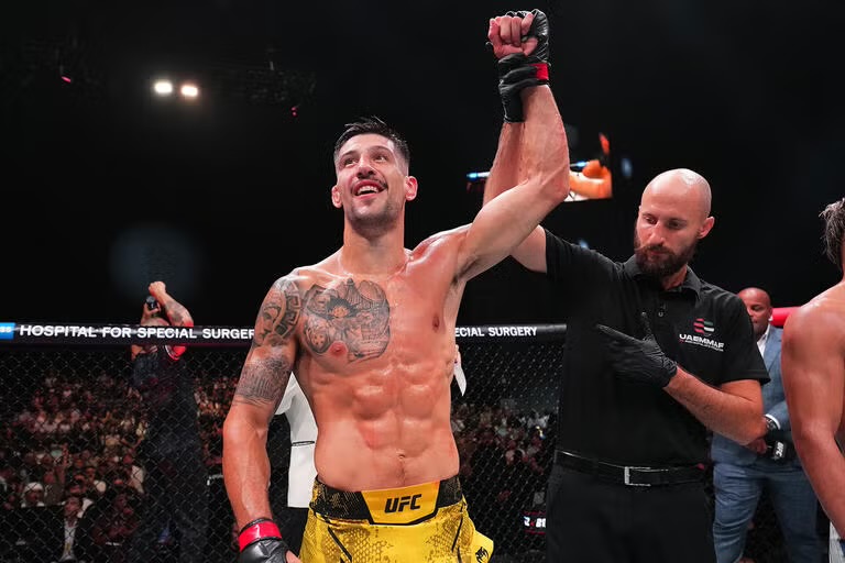 SetPointBets's tweet image. FREE UFC PLAY OF THE DECADE 🥊🔨
TONIGHT’S FINISHER WINNER 💰🔥
Sending a DM to everyone that LIKES + Comments 👇👇
𝗜 𝟭𝟬𝟬% 𝗚𝗨𝗔𝗥𝗔𝗡𝗧𝗘𝗘 𝗪𝗘 𝗪𝗜𝗟𝗟 𝗖𝗔𝗦𝗛✅