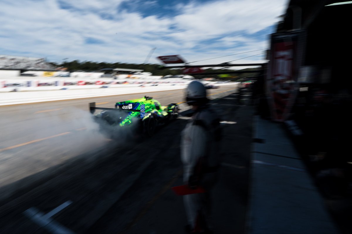 Currently holding steady to P5 as we race into the early evening! Still more than half the race to go. 💪

#IMSA #PetitLeMans