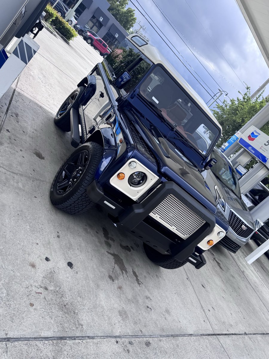 AshieSueFU's tweet image. Saw this raw shit today #Defender