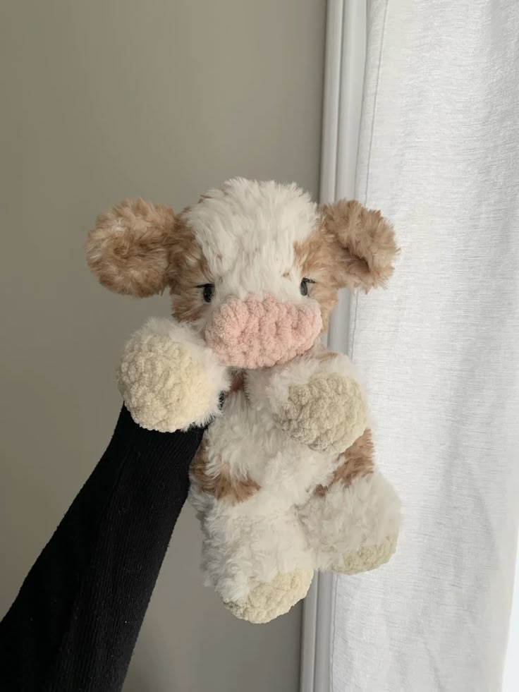 how does pinterest see me?    
♡ driver    
꩜ animal  
⋆˚࿔ lyric 
𖤐 plushie